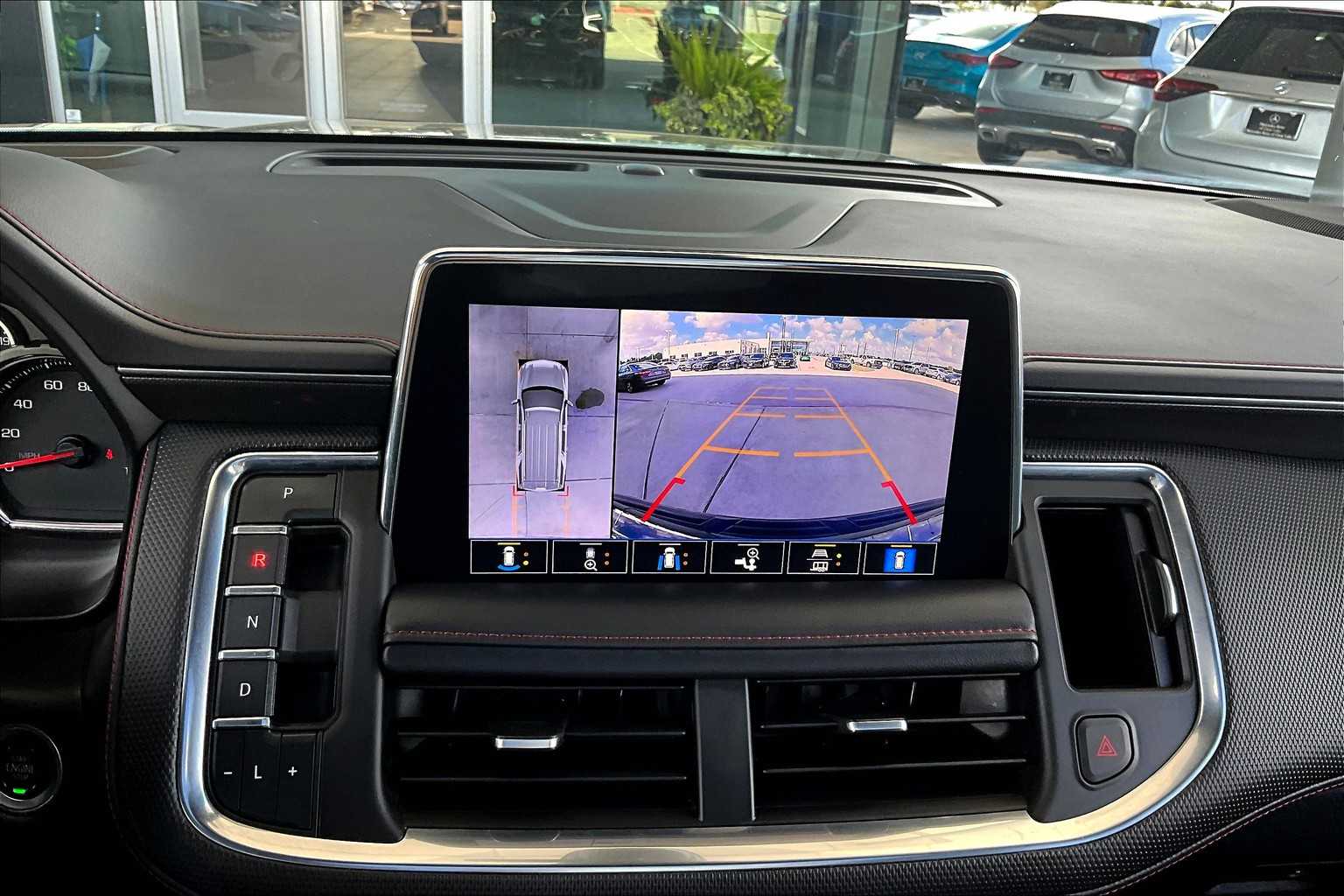 2021 Chevrolet Suburban RST photo 24