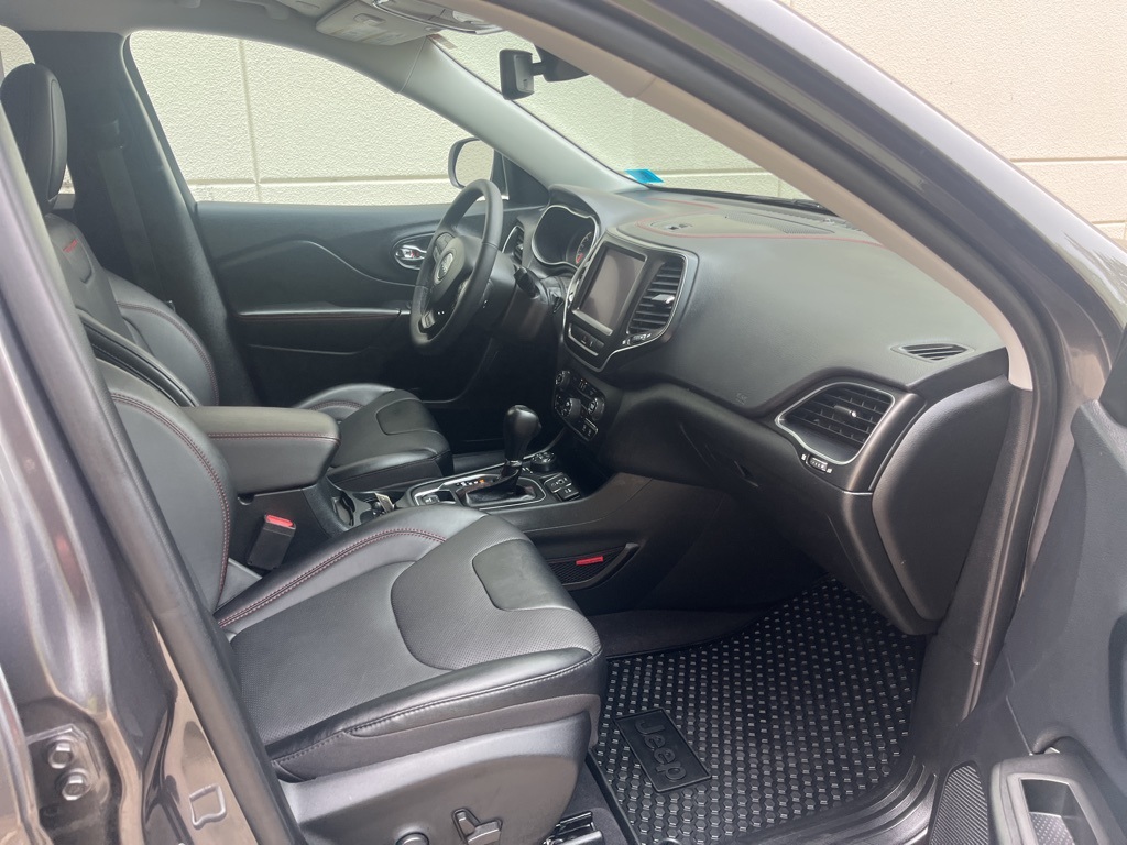 2022 Jeep Cherokee Trailhawk photo 8