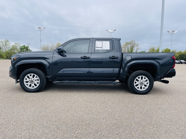 2025 Toyota Tacoma SR photo 4