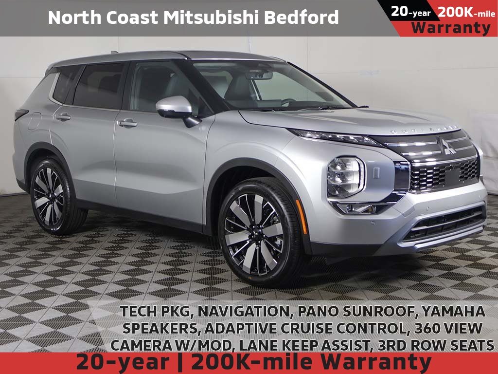 2025 Mitsubishi Outlander SE's photo