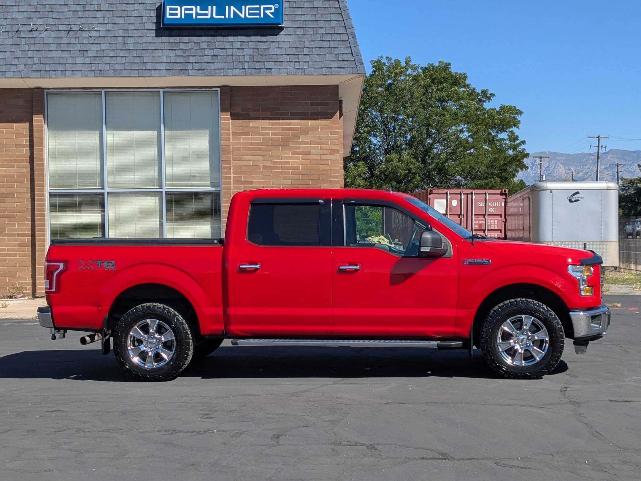 2015 Ford F-150 XLT photo 2