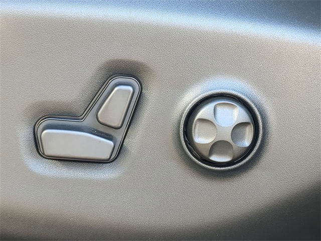 2026 Chrysler Voyager LX photo 21