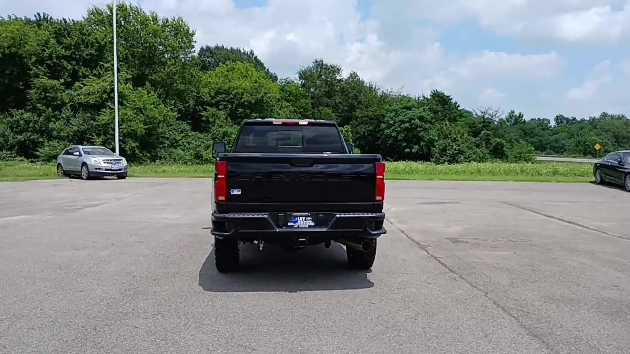 2025 Chevrolet Silverado 2500HD LT photo 6