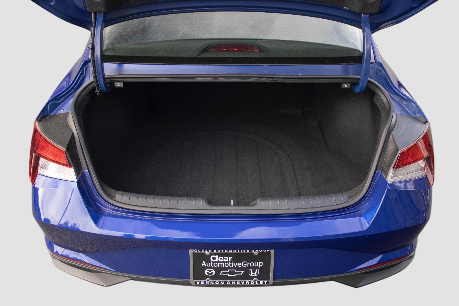 2021 Hyundai Elantra SEL photo 20