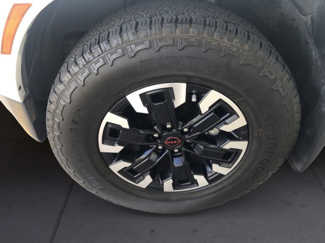 2024 Nissan Frontier Crew Cab SV photo 12