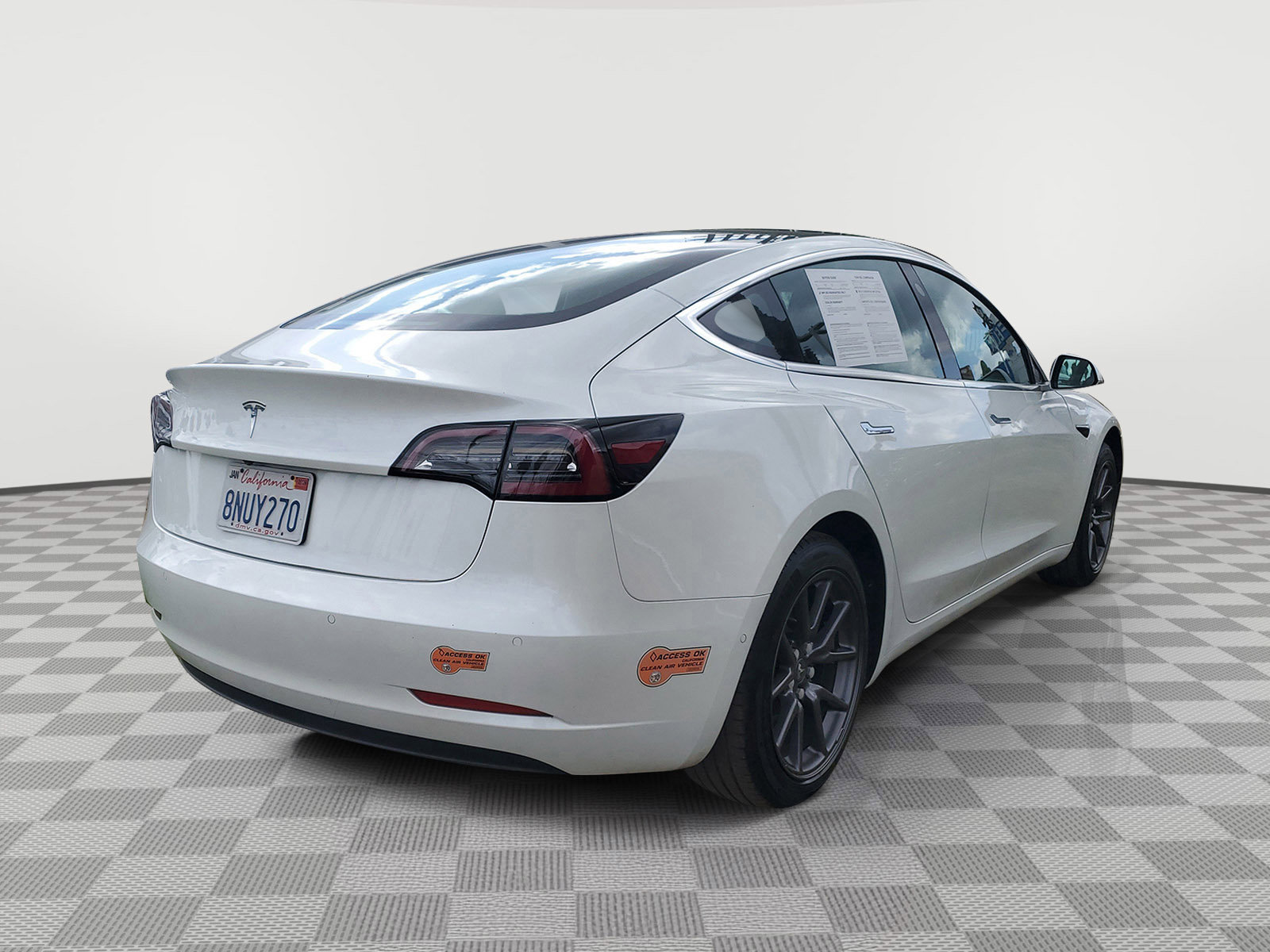 2020 Tesla Model 3 Standard Range Plus photo 3