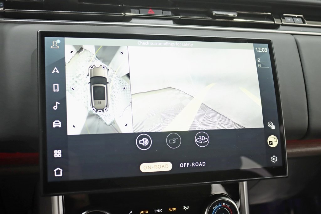 2023 Land Rover Range Rover SE photo 17