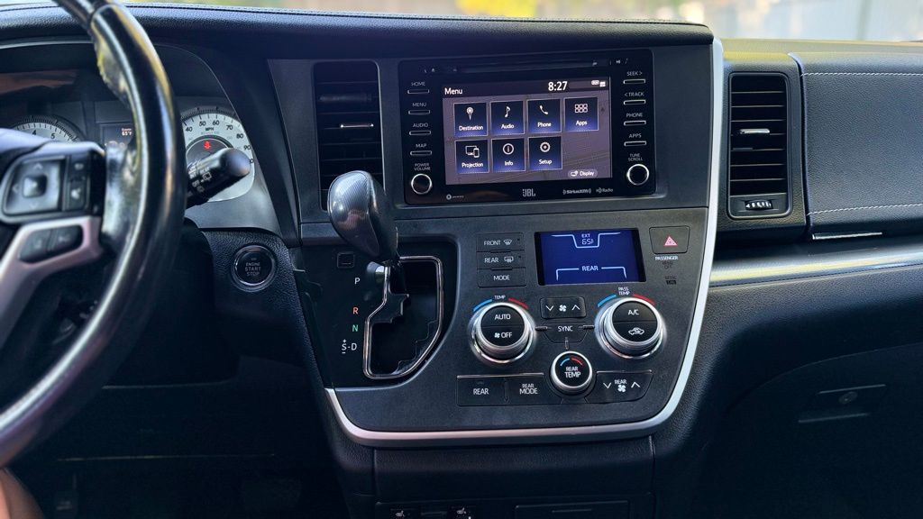 2020 Toyota Sienna SE Premium photo 28