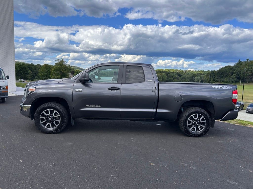 2018 Toyota Tundra SR5 photo 4