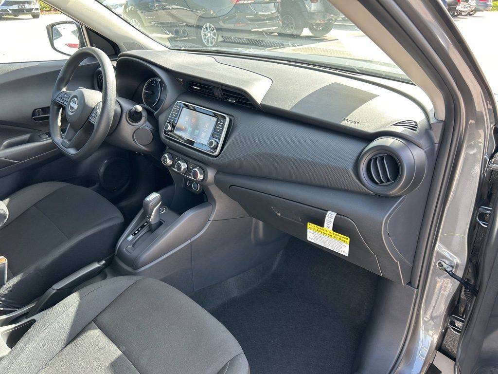 2025 Nissan Kicks Play S photo 28