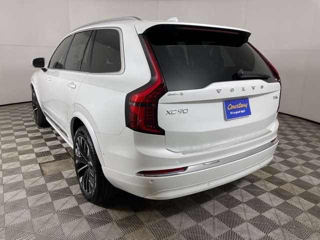 2025 Volvo XC90 T8 AWD Plus photo 6