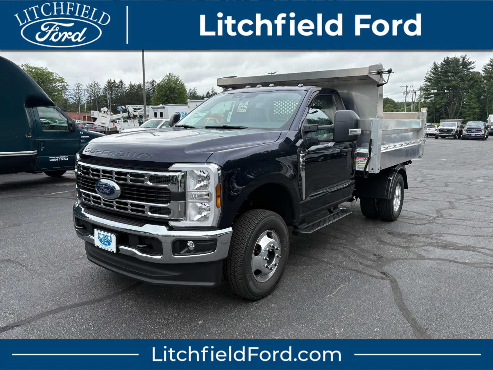 2025 Ford F-350 Super Duty Chassis Cab XL's photo