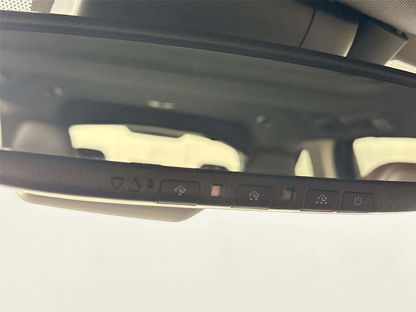 2023 Toyota Sienna Platinum photo 18