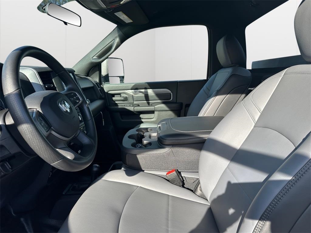 2024 Ram 2500 Tradesman photo 6