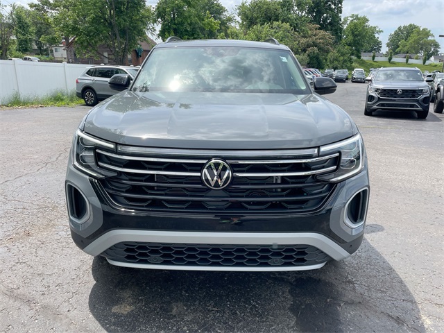 2025 Volkswagen Atlas Peak Edition SE Technology photo 28