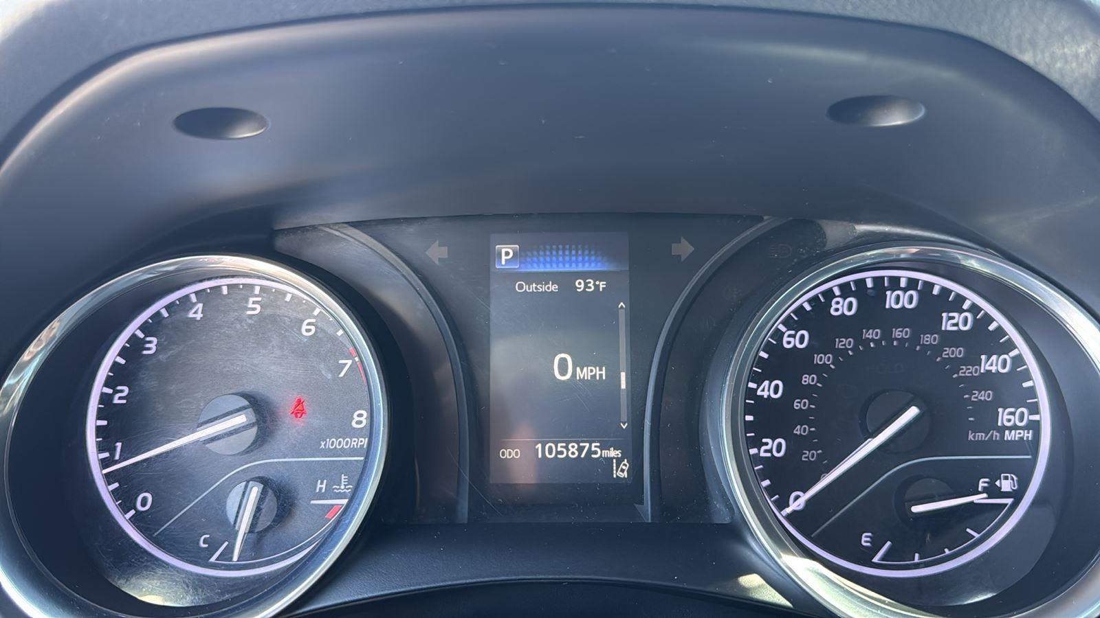 2018 Toyota Camry SE photo 12