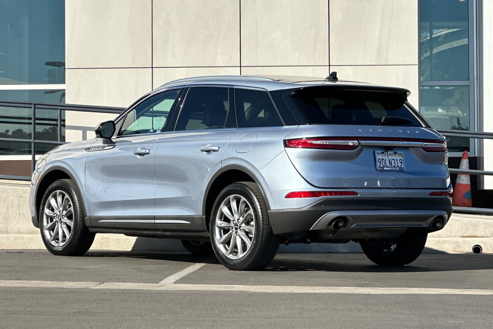 2022 Lincoln Corsair Standard photo 4