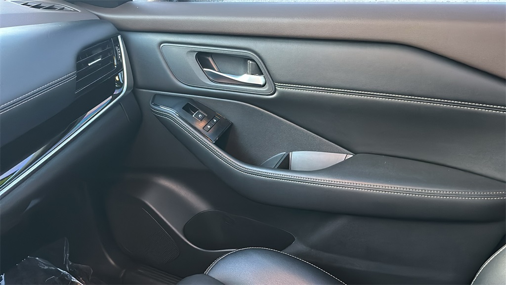 2023 Nissan Rogue SL photo 26