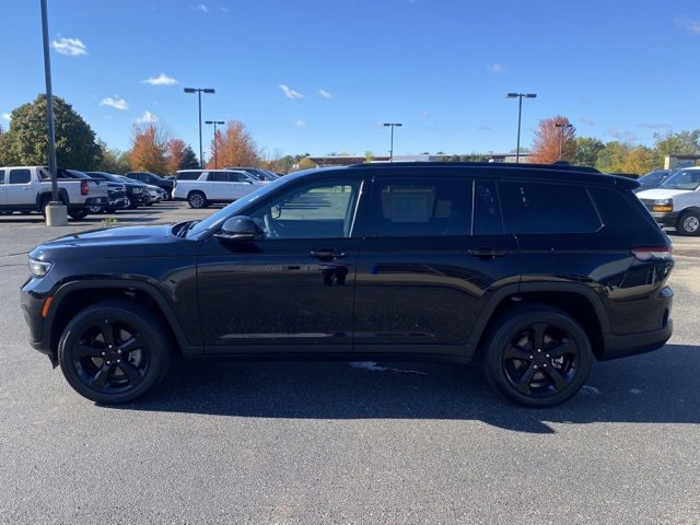 2024 Jeep Grand Cherokee Altitude photo 4