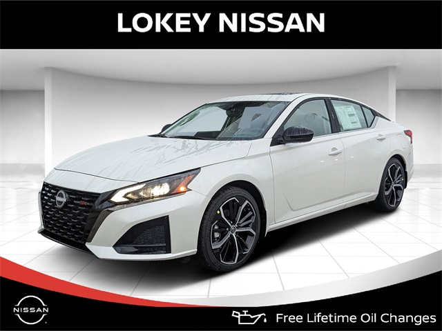 2025 Nissan Altima SR's photo