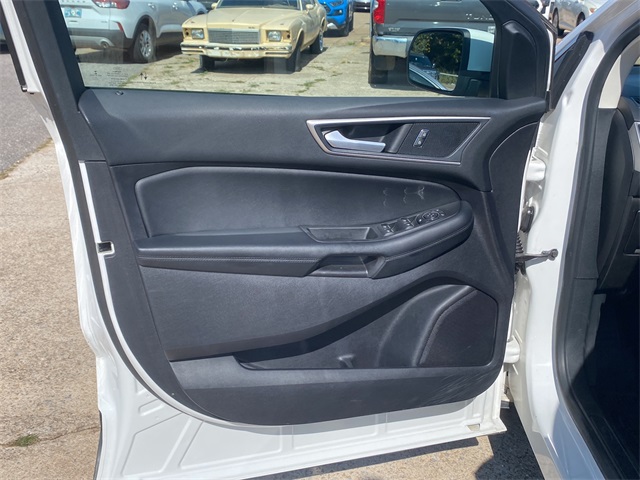2021 Ford Edge SEL photo 18