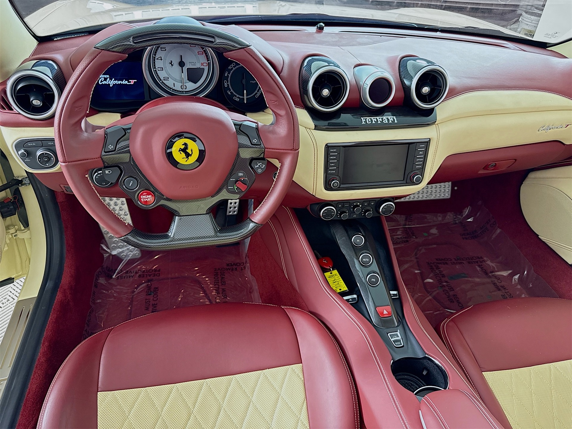 2017 Ferrari California T photo 16