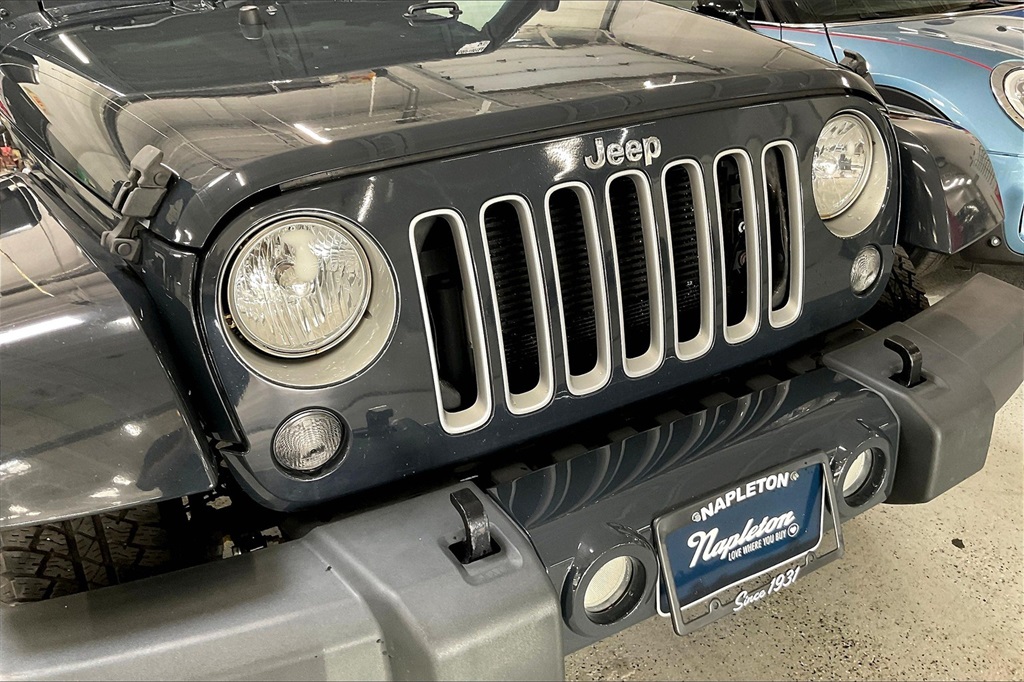 2016 Jeep Wrangler Unlimited Sahara photo 26