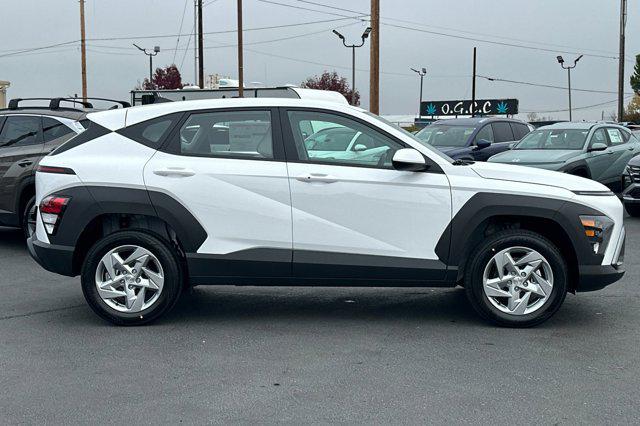 2026 Hyundai Kona SE photo 3