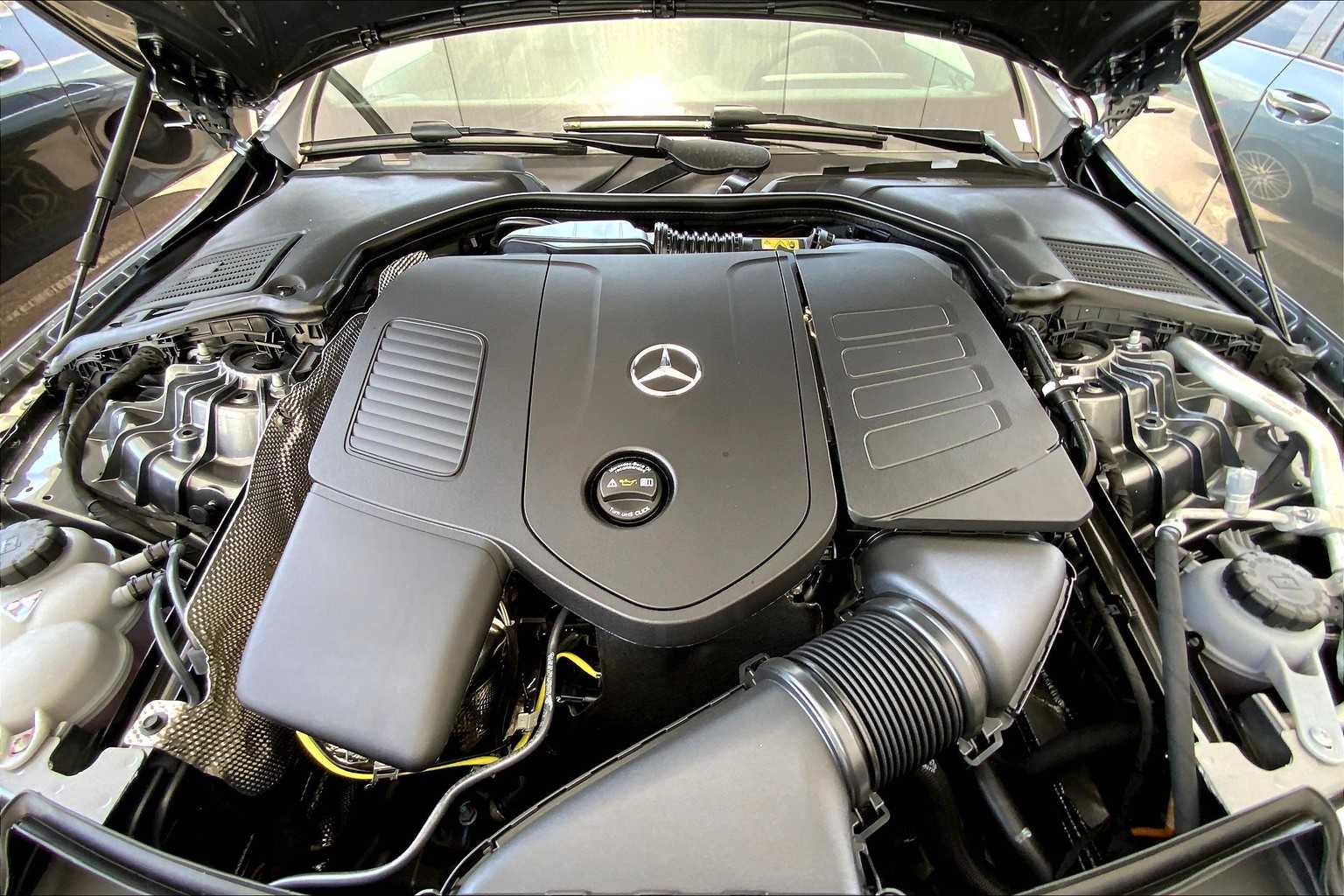 2025 Mercedes Benz C 300 photo 17