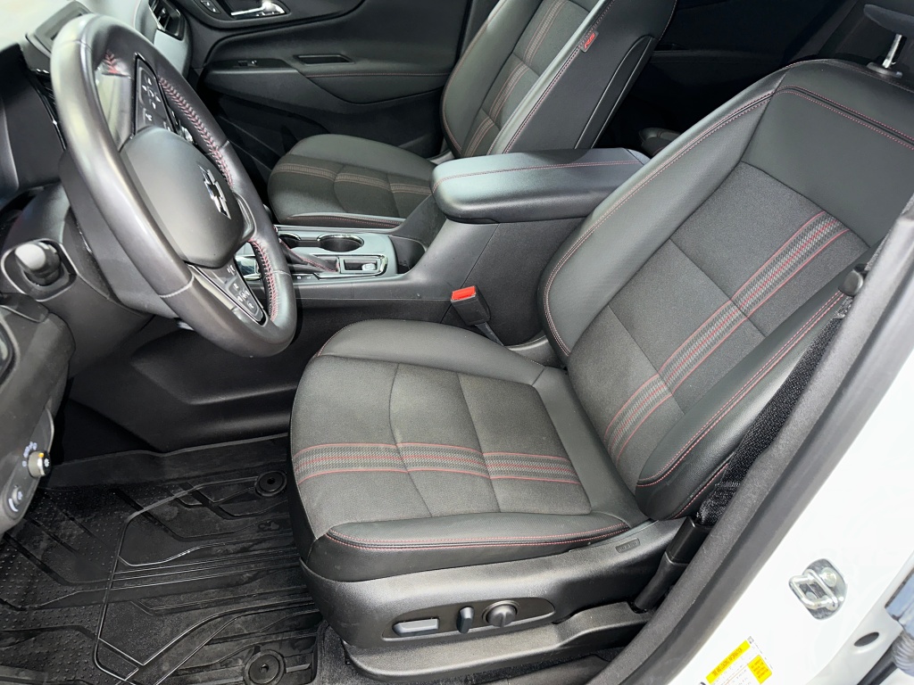2022 Chevrolet Equinox RS photo 2