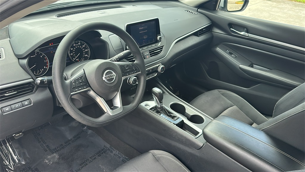 2022 Nissan Altima 2.5 SV photo 12
