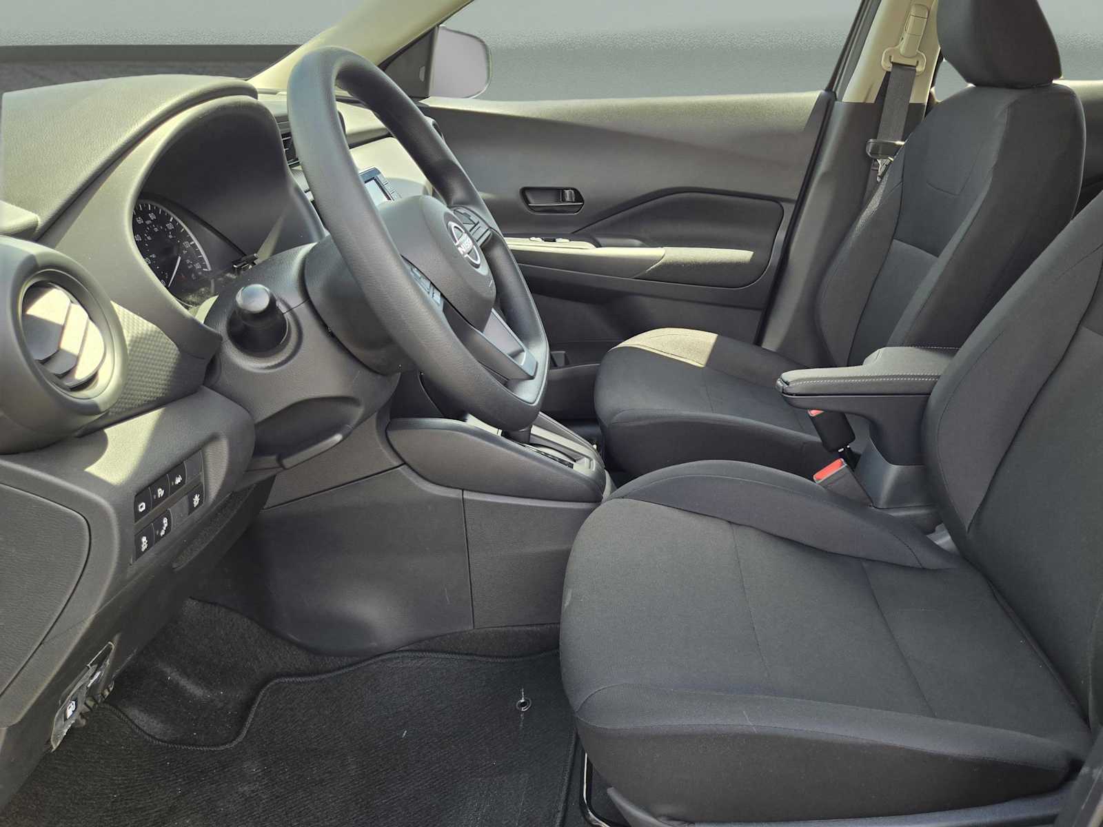 2025 Nissan Kicks Play S photo 19
