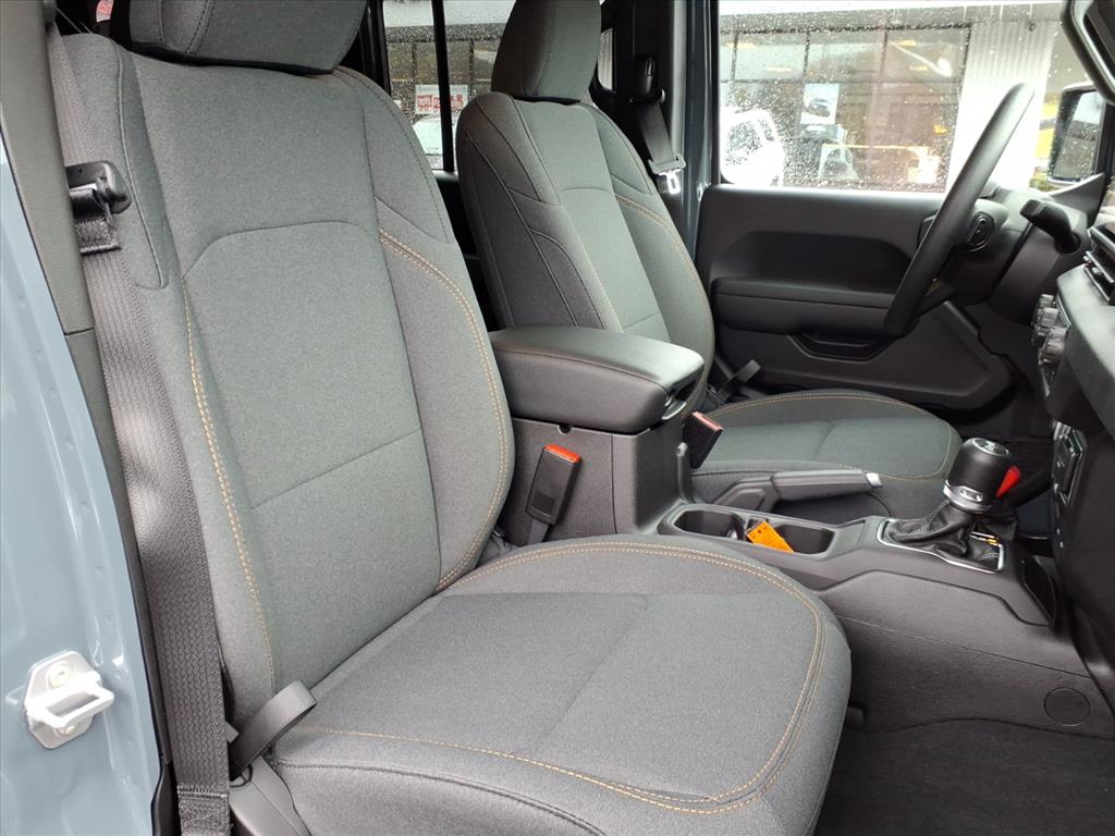 2026 Jeep Wrangler Sahara Sport photo 4