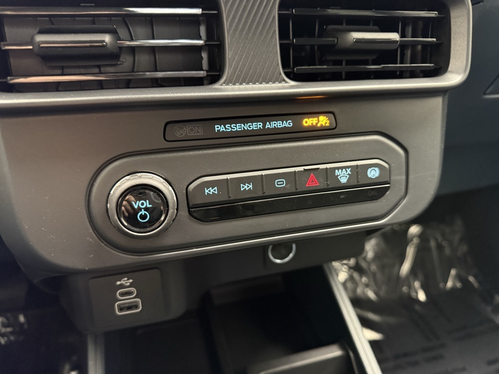 2025 Ford Maverick XL photo 4