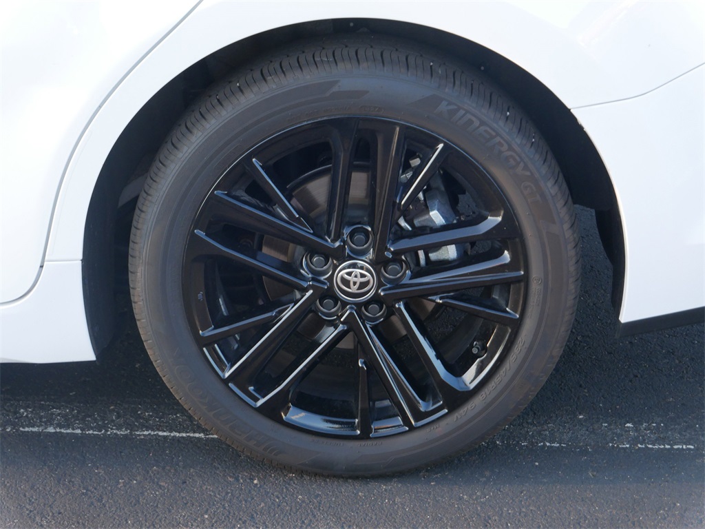 2025 Toyota Camry SE photo 7