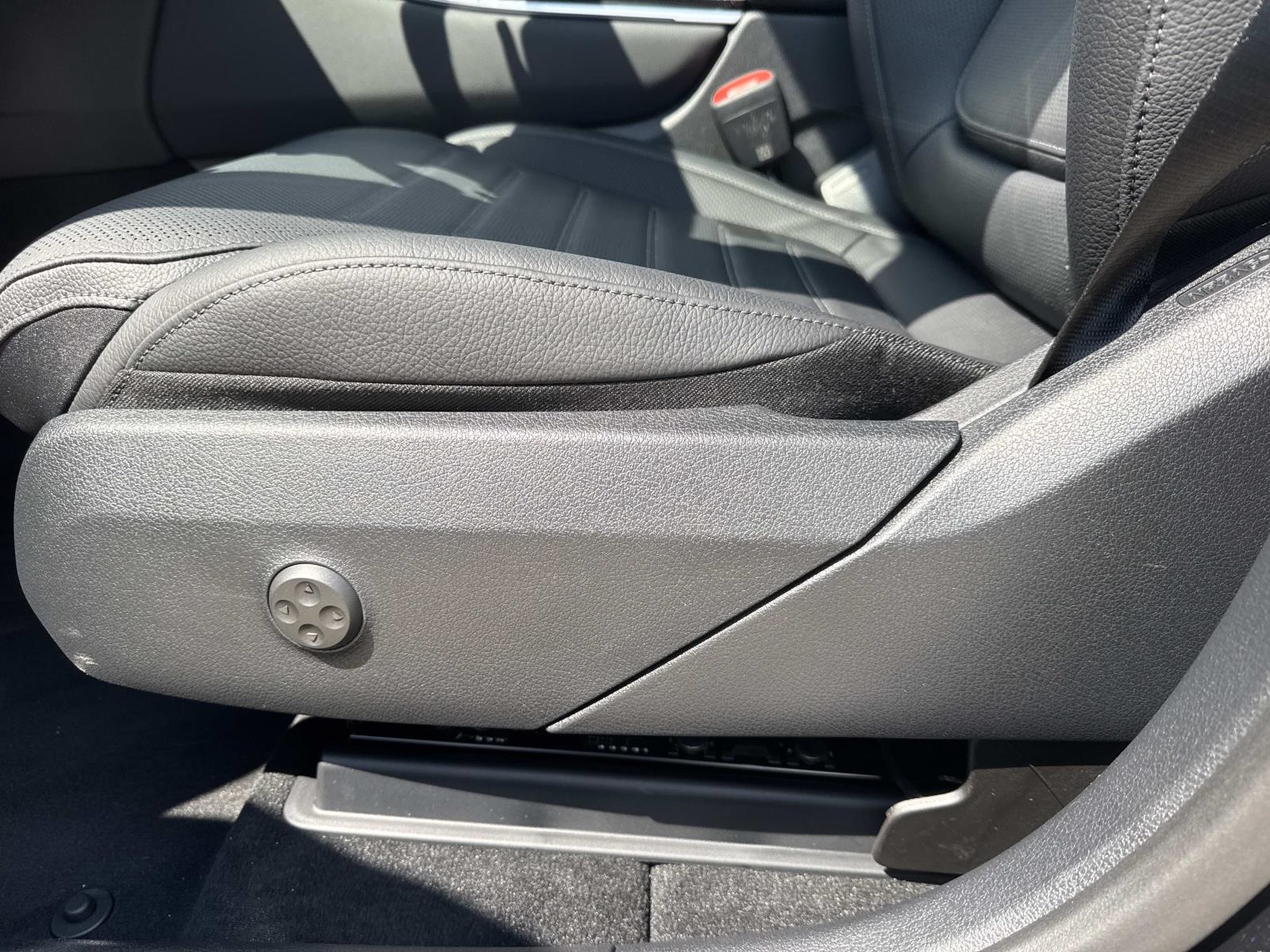 2026 Mercedes Benz GLC 43 AMG 4MATIC photo 7