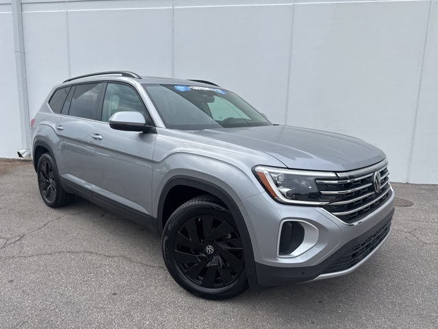 2026 Volkswagen Atlas SE Technology photo 2