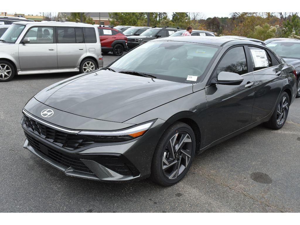 2026 Hyundai Elantra Limited's photo