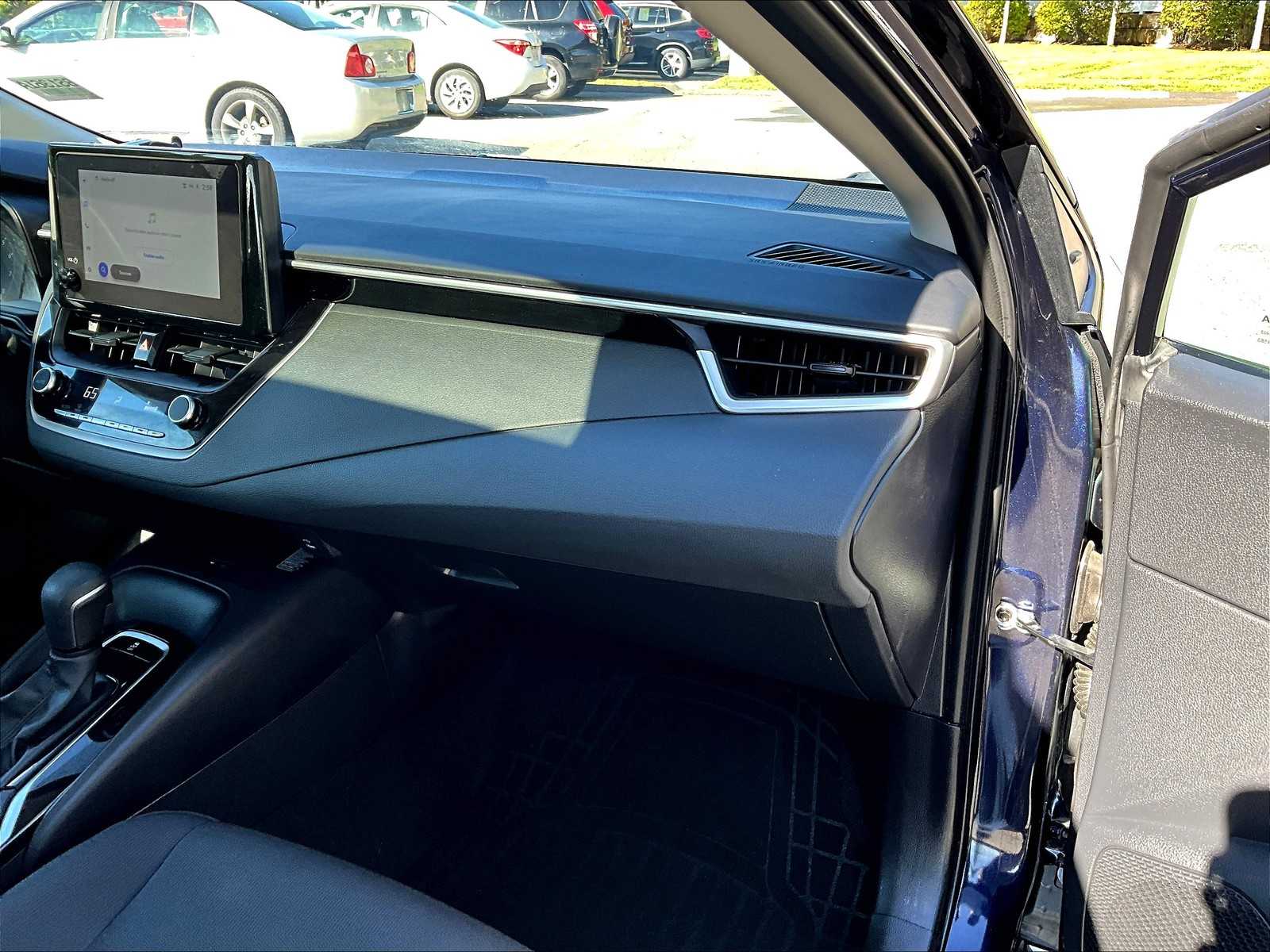 2024 Toyota Corolla LE photo 12