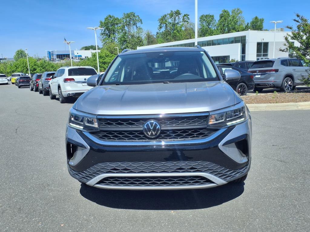 2024 Volkswagen Taos SE photo 2