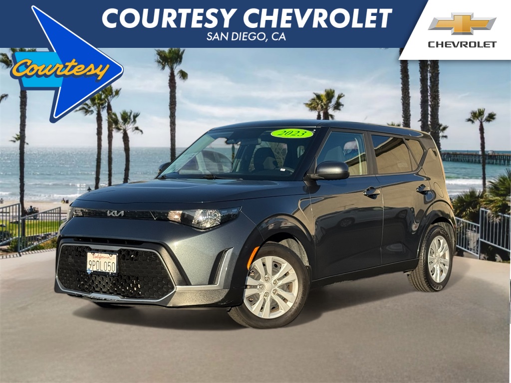 2023 Kia Soul LX's photo