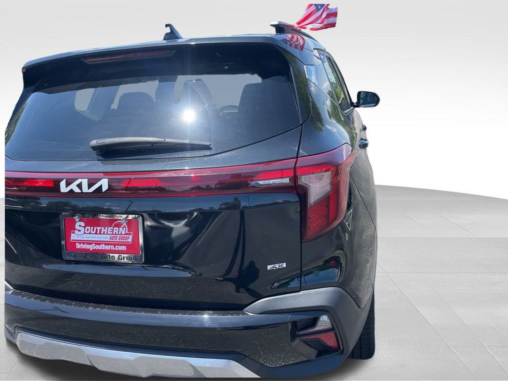 2024 Kia Seltos SX photo 13