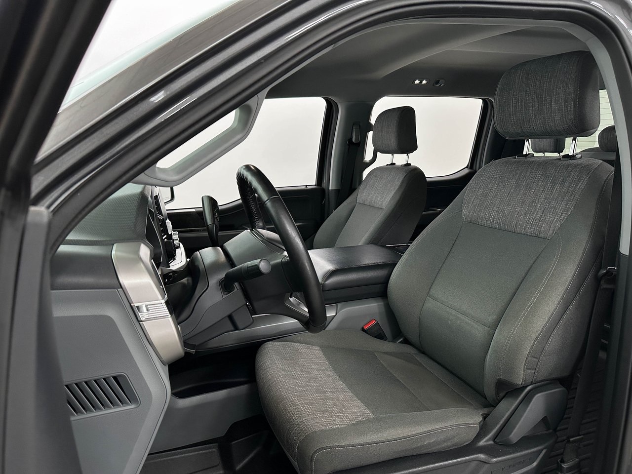 2022 Ford F-150 XLT photo 13