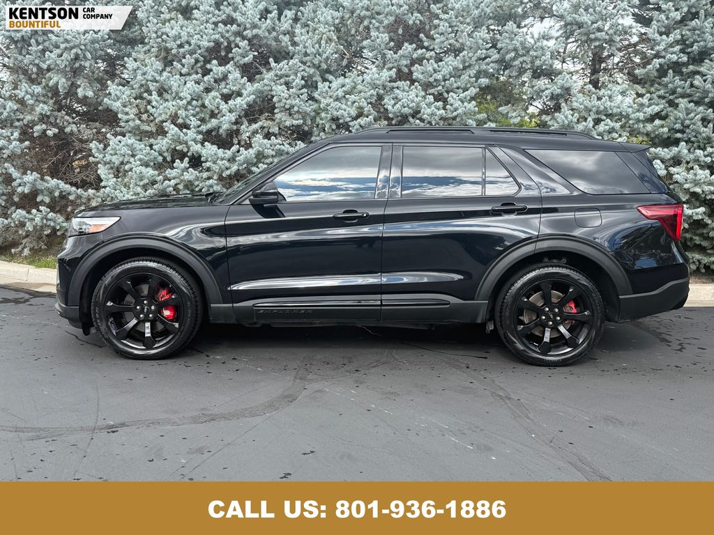2023 Ford Explorer ST photo 4