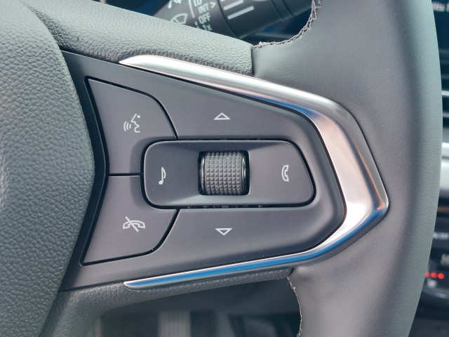 2025 Chevrolet Trax LT photo 21
