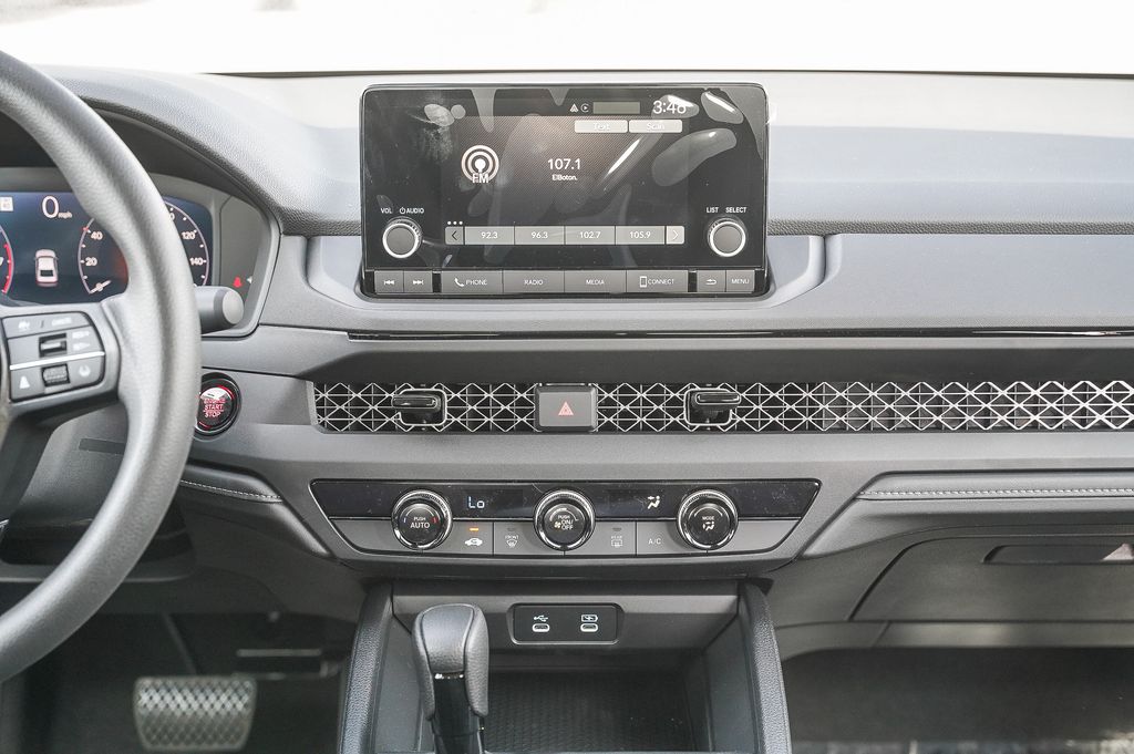 2025 Honda Accord LX photo 15