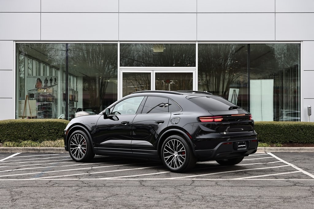 2025 Porsche Macan Electric photo 3