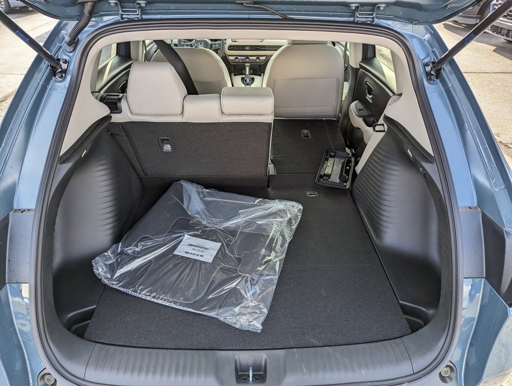 2026 Honda HR-V LX photo 10