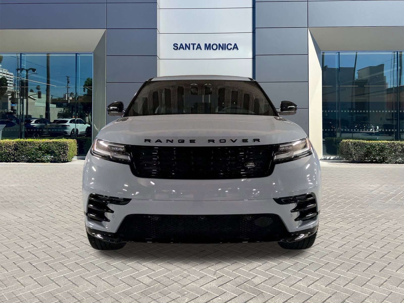 2026 Land Rover Range Rover Velar SE photo 6