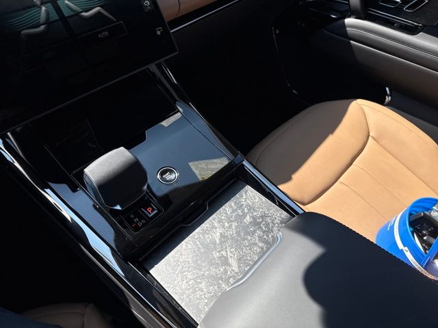 2025 Land Rover Range Rover Sport SE photo 8